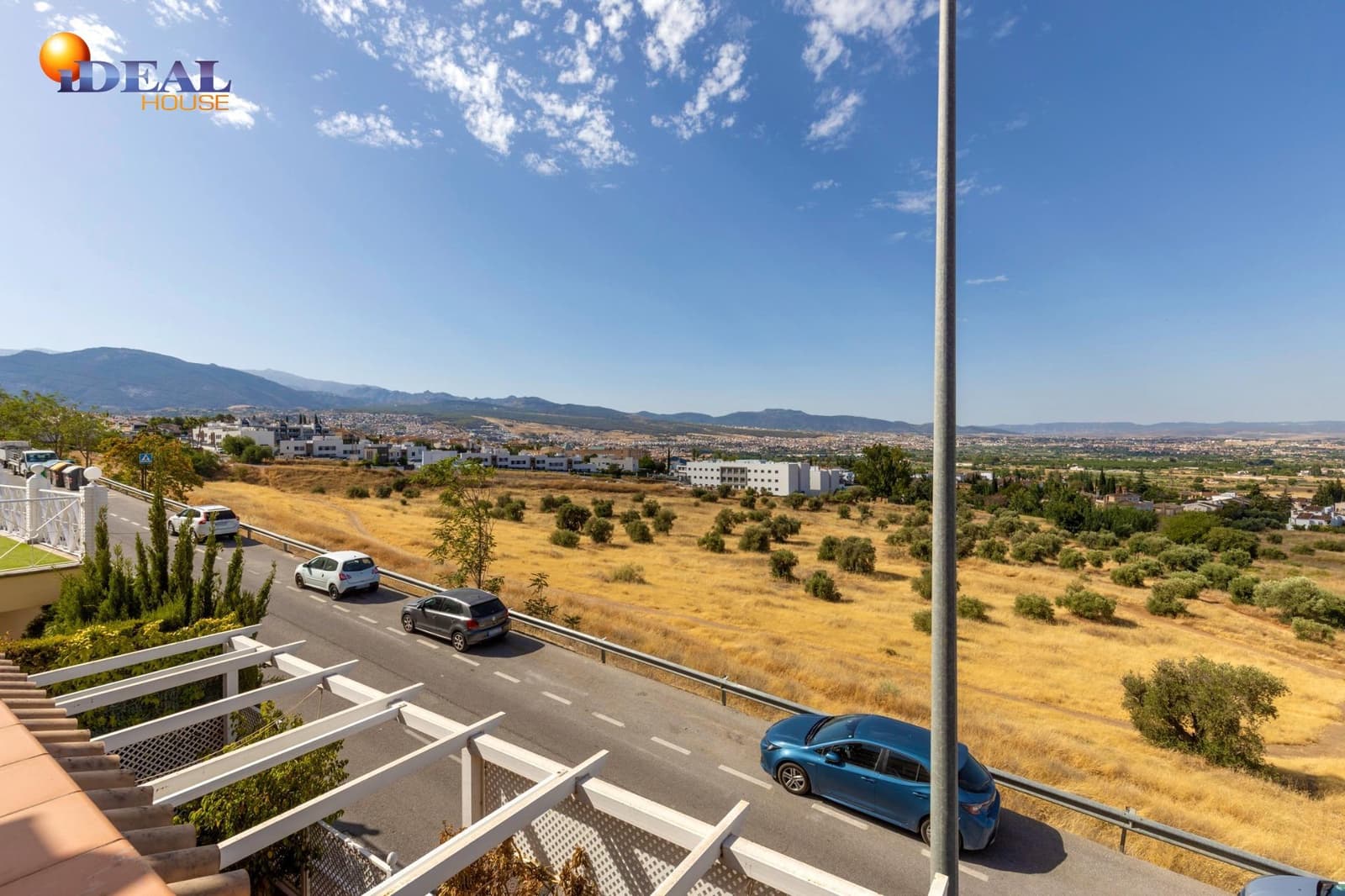 4 soverom Rekkehus til salgs i Granada by med svømmebasseng garasje - € 565 000 (Ref: 9434132)