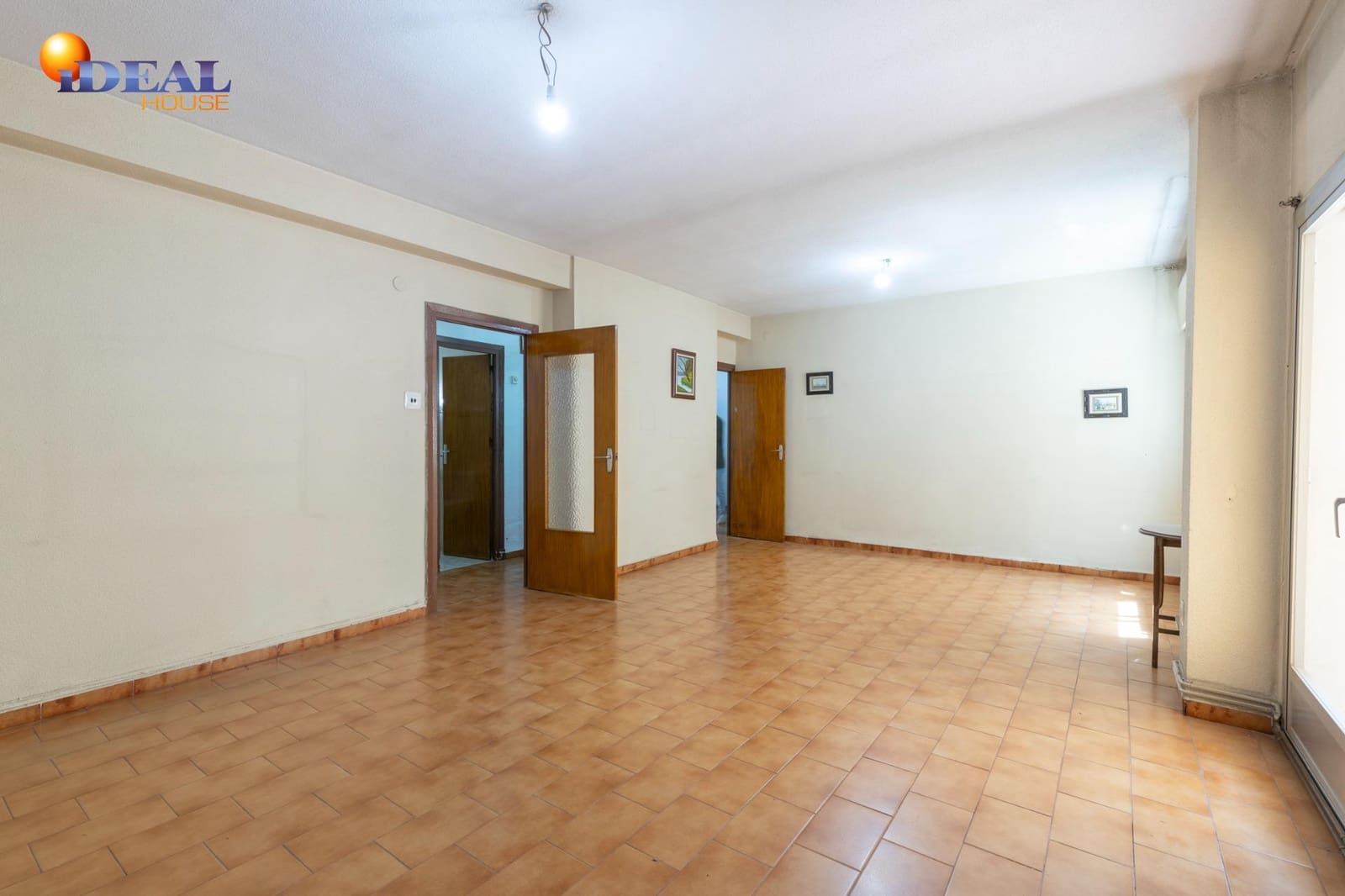 Piso de 3 habitaciones en Granada ciudad en venta - 349.000 € (Ref: 9434133)