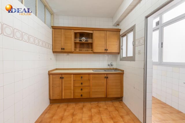 Piso de 3 habitaciones en Granada ciudad en venta - 349.000 € (Ref: 9434133)
