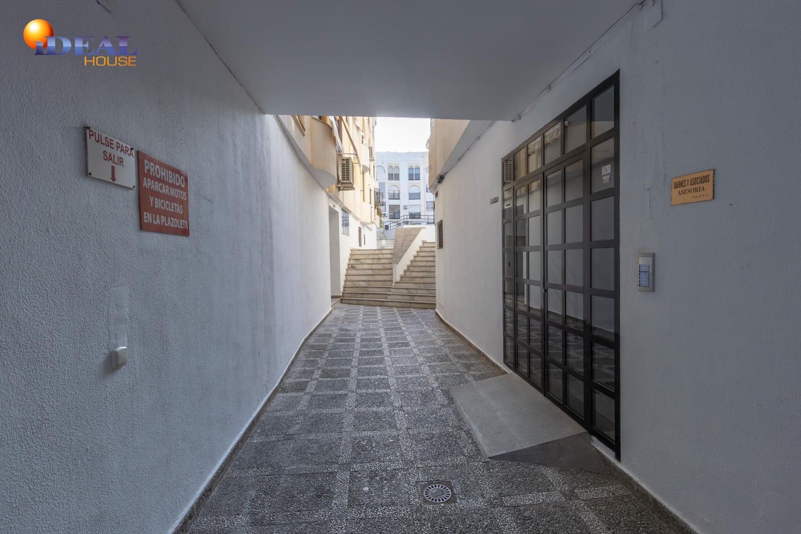 3 bedroom Flat for sale in Almunecar - € 329,000 (Ref: 9434137)