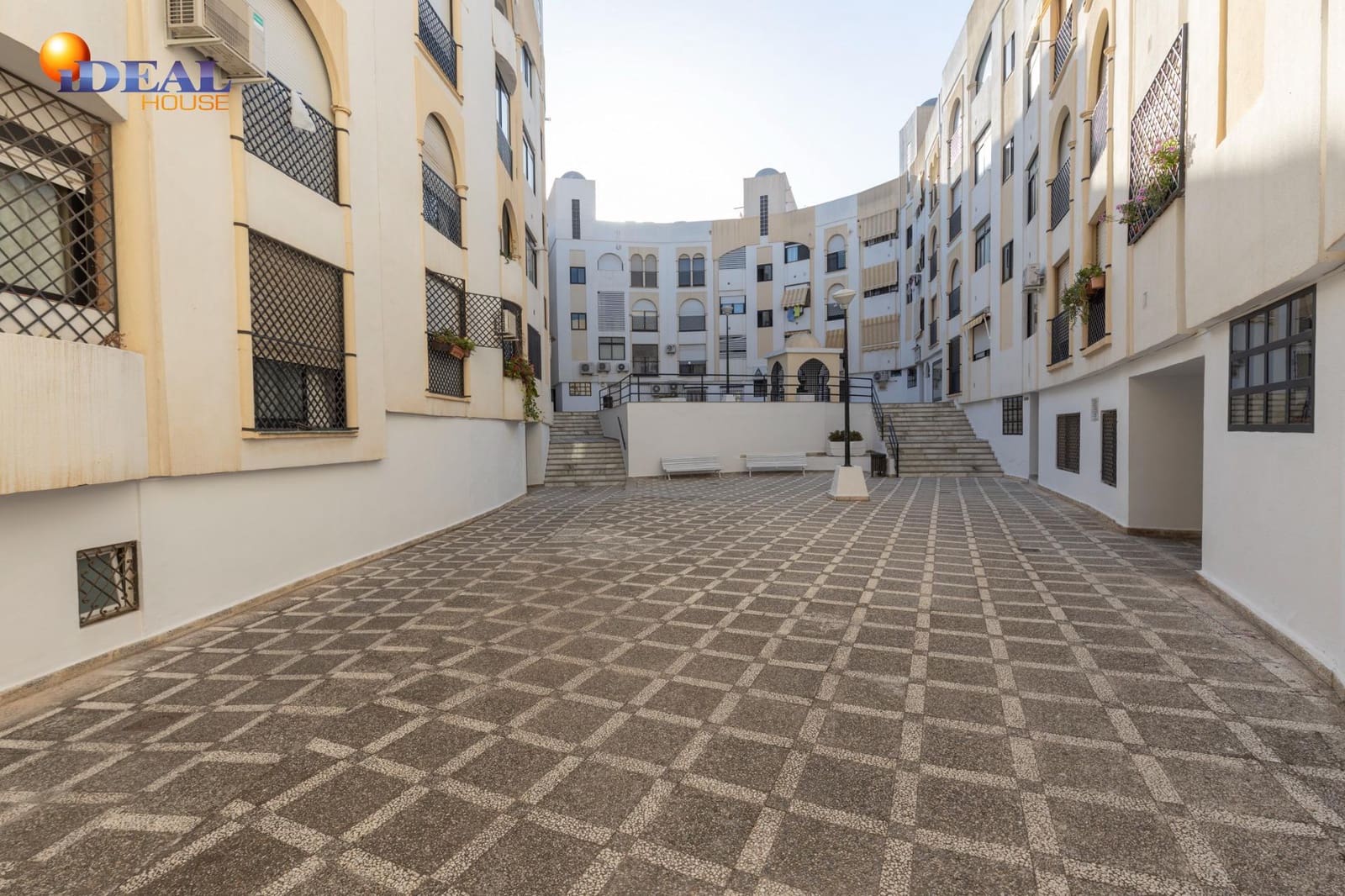 3 bedroom Flat for sale in Almunecar - € 329,000 (Ref: 9434137)