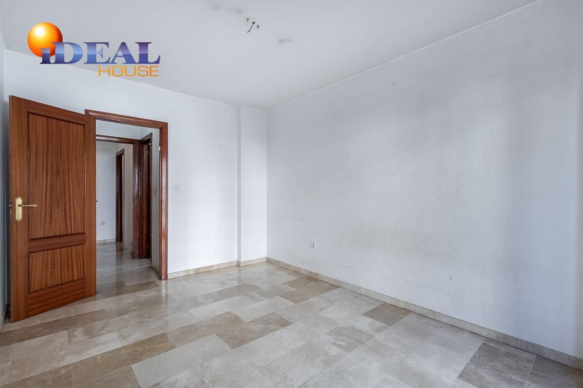 Piso de 3 habitaciones en Granada ciudad en venta con garaje - 395.000 € (Ref: 9434139)
