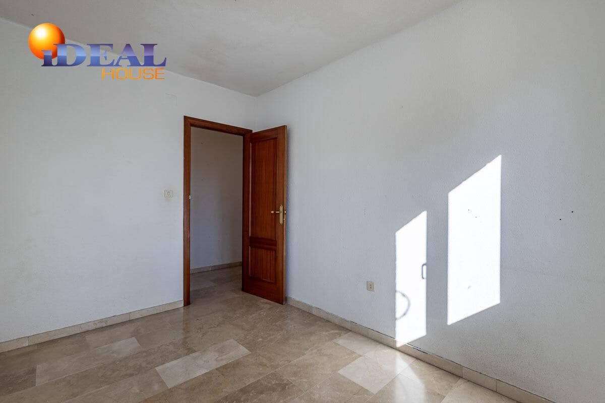 Piso de 3 habitaciones en Granada ciudad en venta con garaje - 395.000 € (Ref: 9434139)