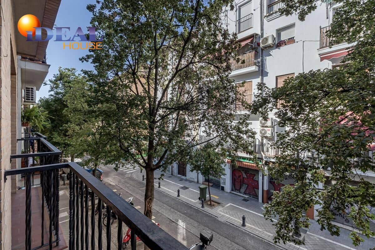 Piso de 3 habitaciones en Granada ciudad en venta con garaje - 395.000 € (Ref: 9434139)