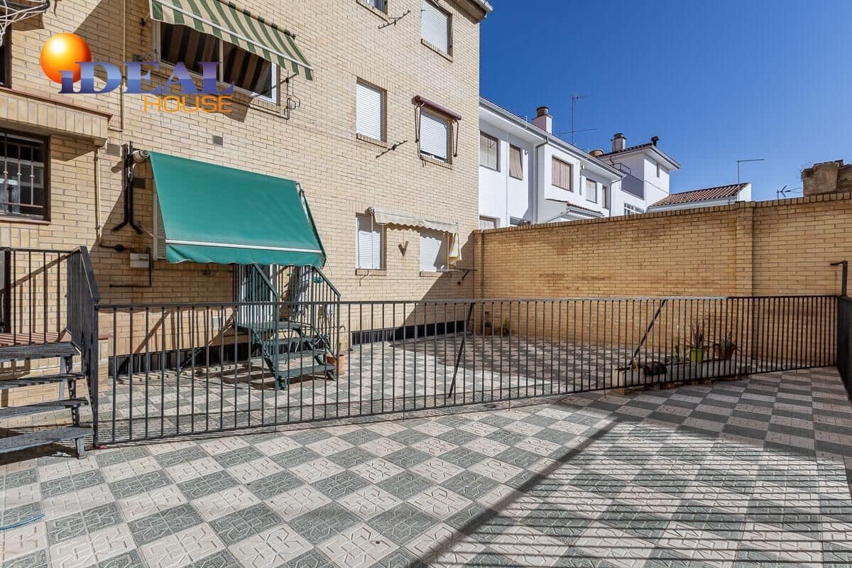 Piso de 3 habitaciones en Granada ciudad en venta con garaje - 395.000 € (Ref: 9434139)