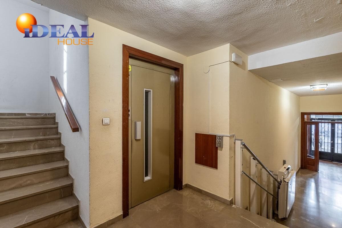 Piso de 3 habitaciones en Granada ciudad en venta con garaje - 395.000 € (Ref: 9434139)