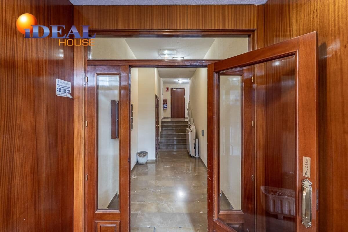 Piso de 3 habitaciones en Granada ciudad en venta con garaje - 395.000 € (Ref: 9434139)