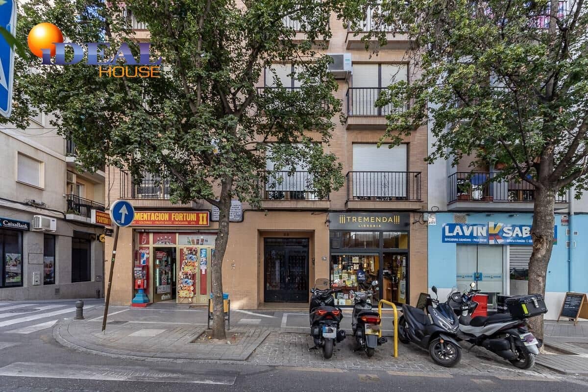 Piso de 3 habitaciones en Granada ciudad en venta con garaje - 395.000 € (Ref: 9434139)