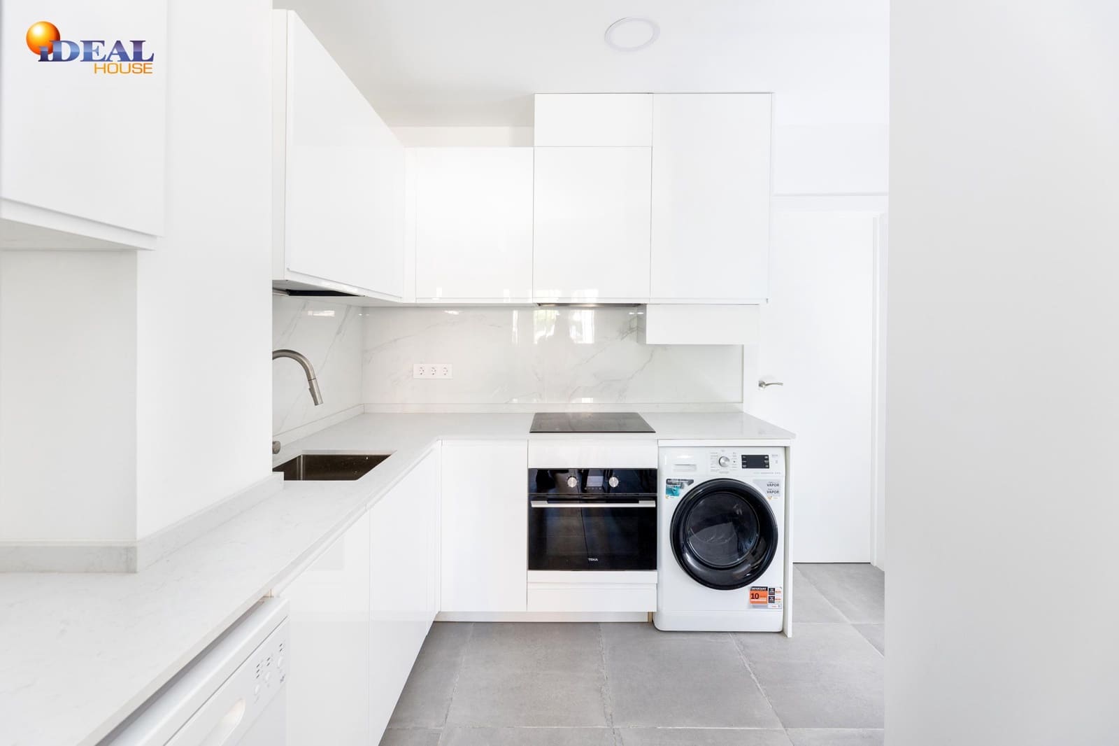 Apartamento de 2 habitaciones en Granada ciudad en venta - 199.999 € (Ref: 9434141)