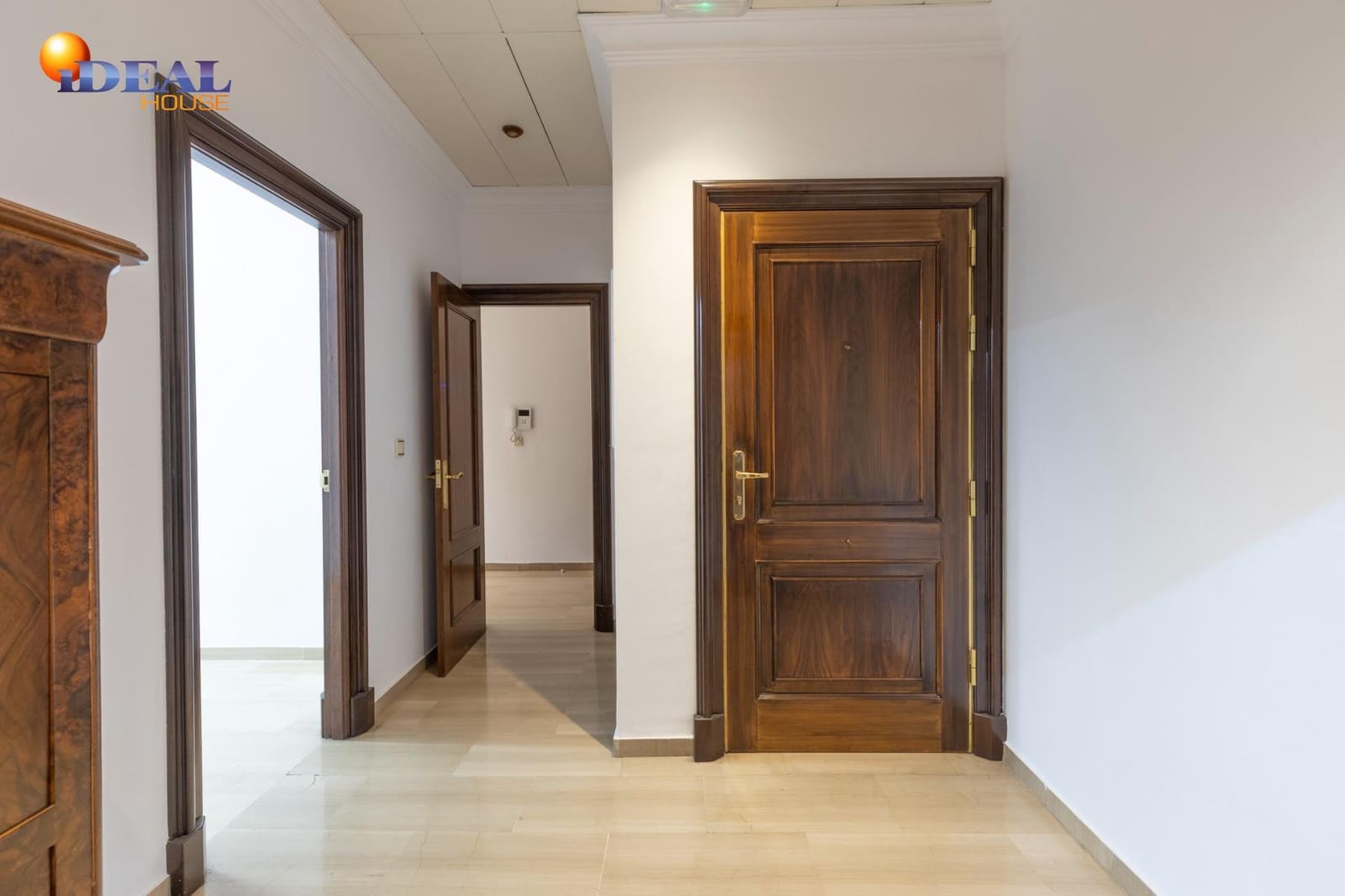 Gewerbe zu verkaufen in Granada Stadt - 1.350.000 € (Ref: 9434142)