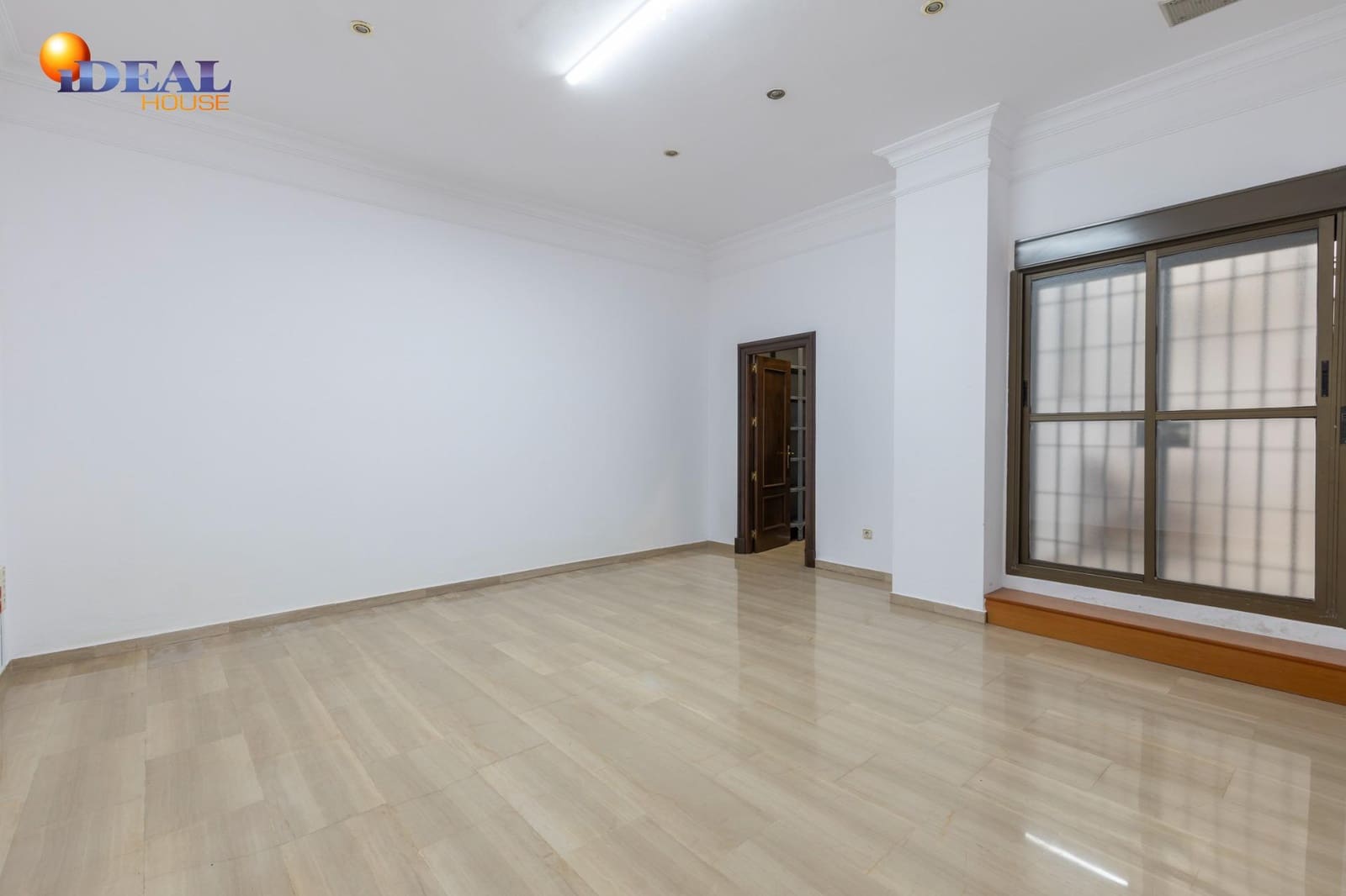 Gewerbe zu verkaufen in Granada Stadt - 1.350.000 € (Ref: 9434142)