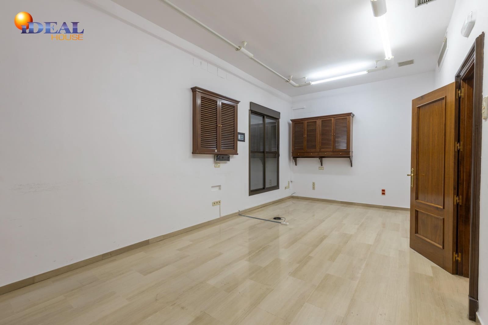 Gewerbe zu verkaufen in Granada Stadt - 1.350.000 € (Ref: 9434142)