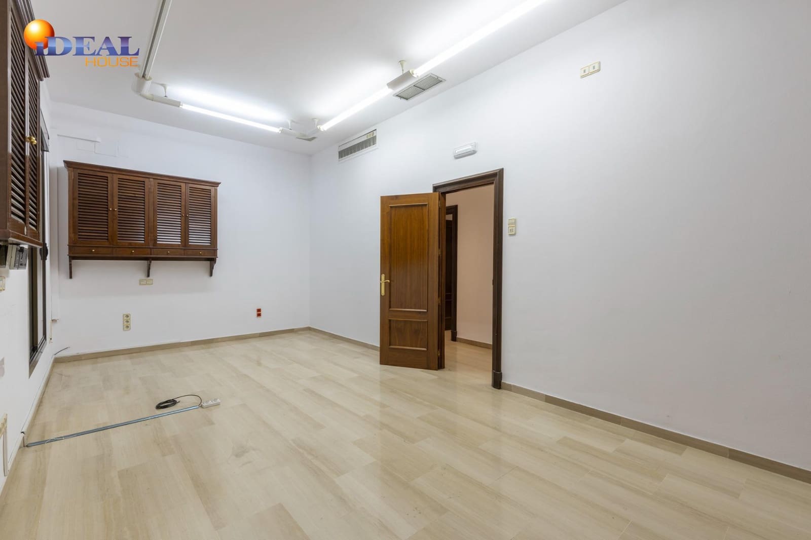 Gewerbe zu verkaufen in Granada Stadt - 1.350.000 € (Ref: 9434142)