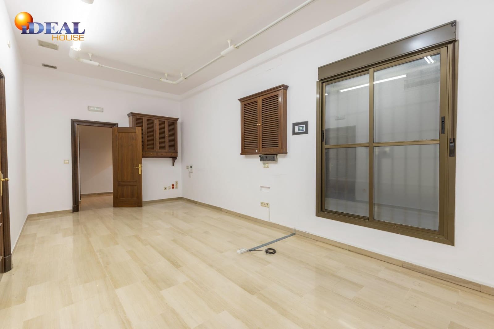 Gewerbe zu verkaufen in Granada Stadt - 1.350.000 € (Ref: 9434142)