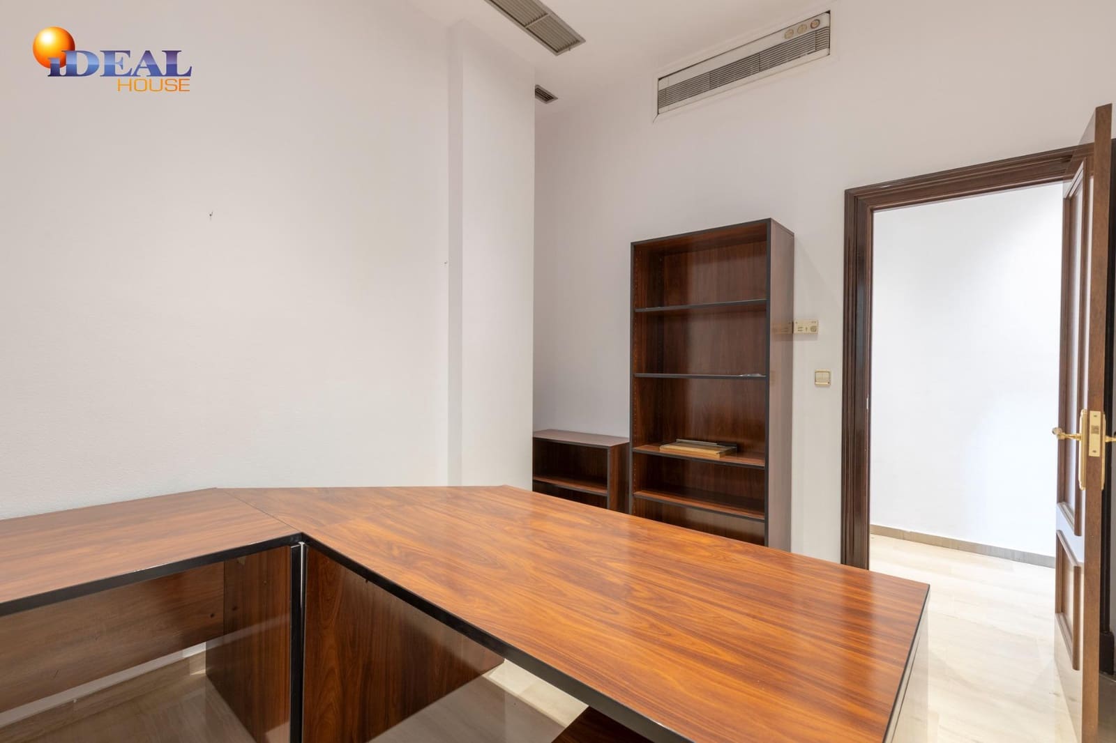 Gewerbe zu verkaufen in Granada Stadt - 1.350.000 € (Ref: 9434142)