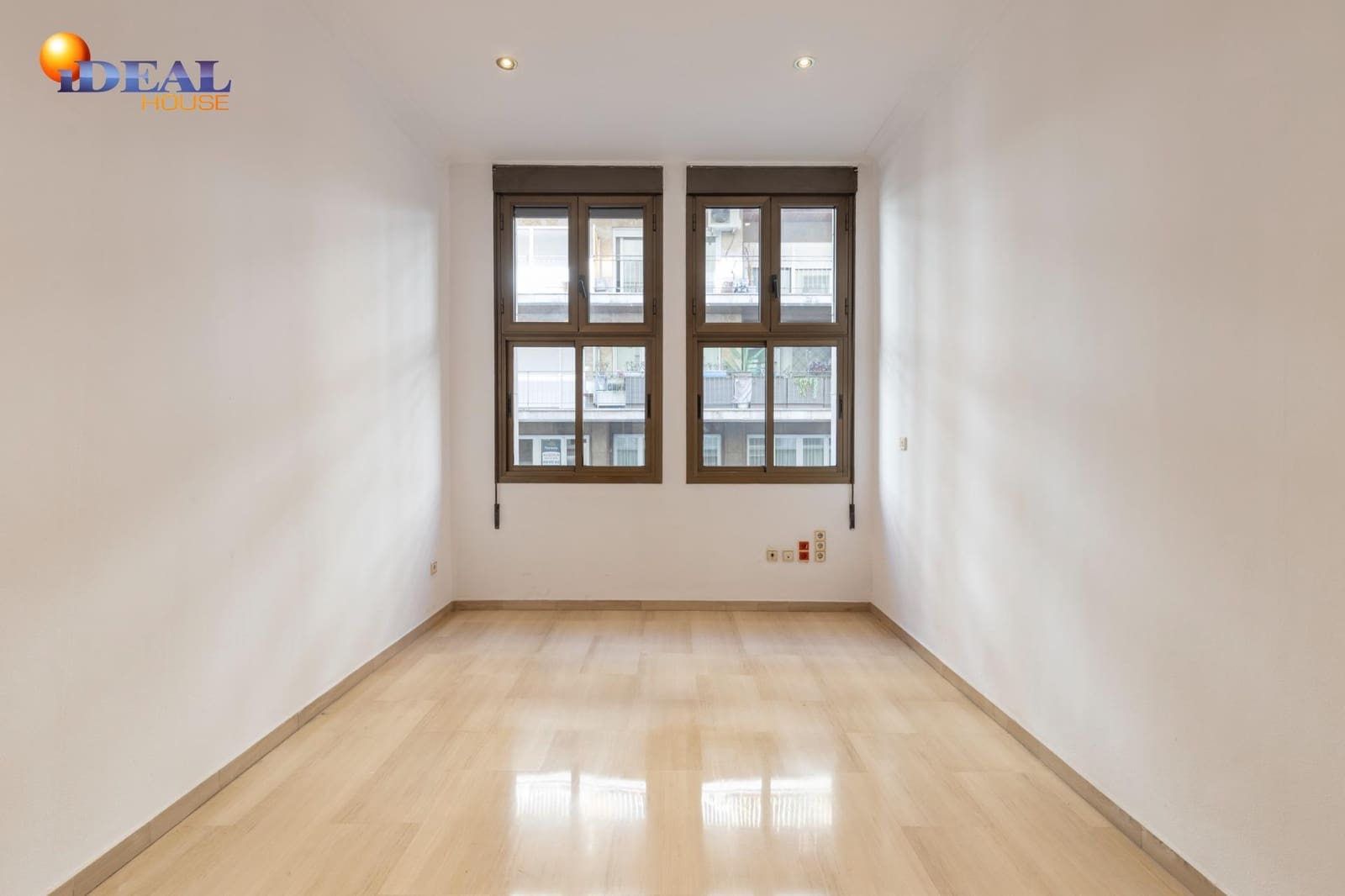 Gewerbe zu verkaufen in Granada Stadt - 1.350.000 € (Ref: 9434142)