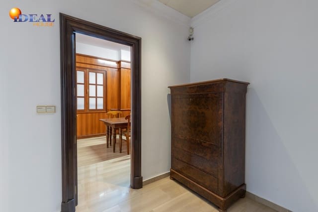 Gewerbe zu verkaufen in Centro, Granada Stadt - 1.350.000 € (Ref: 9434142)