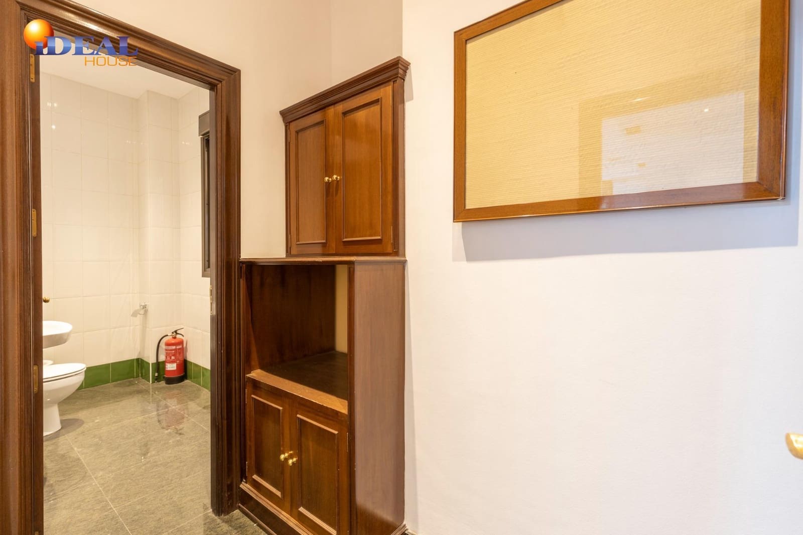 Gewerbe zu verkaufen in Granada Stadt - 1.350.000 € (Ref: 9434142)