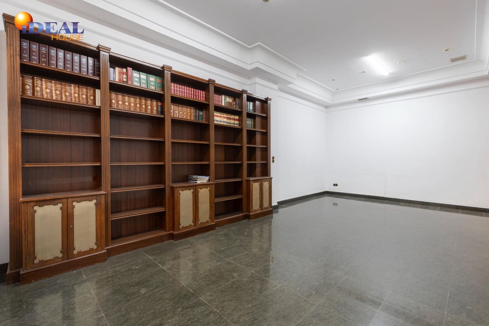 Gewerbe zu verkaufen in Granada Stadt - 1.350.000 € (Ref: 9434142)