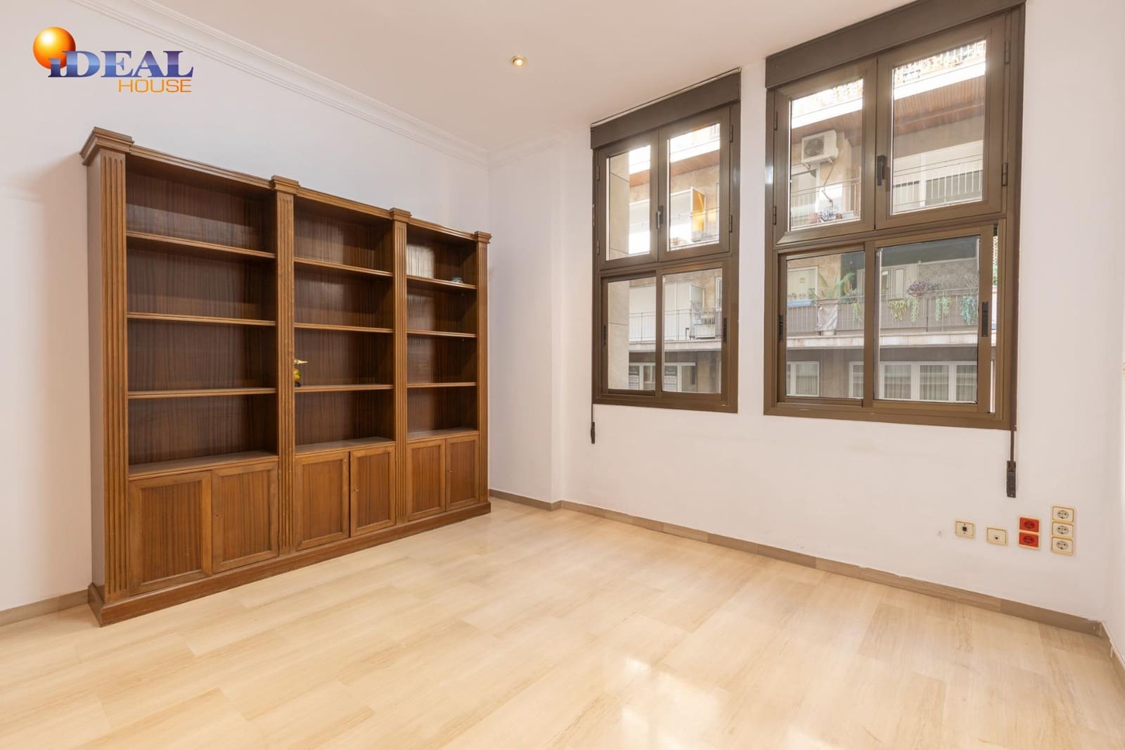 Gewerbe zu verkaufen in Granada Stadt - 1.350.000 € (Ref: 9434142)