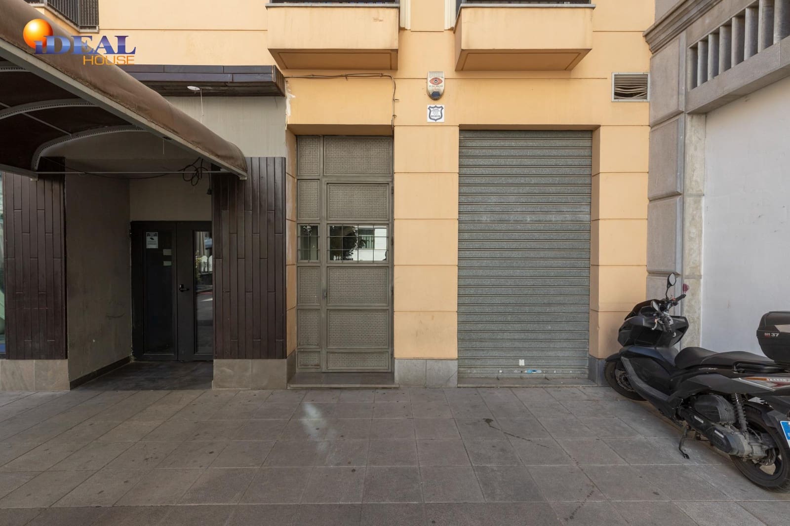 Gewerbe zu verkaufen in Granada Stadt - 1.350.000 € (Ref: 9434142)