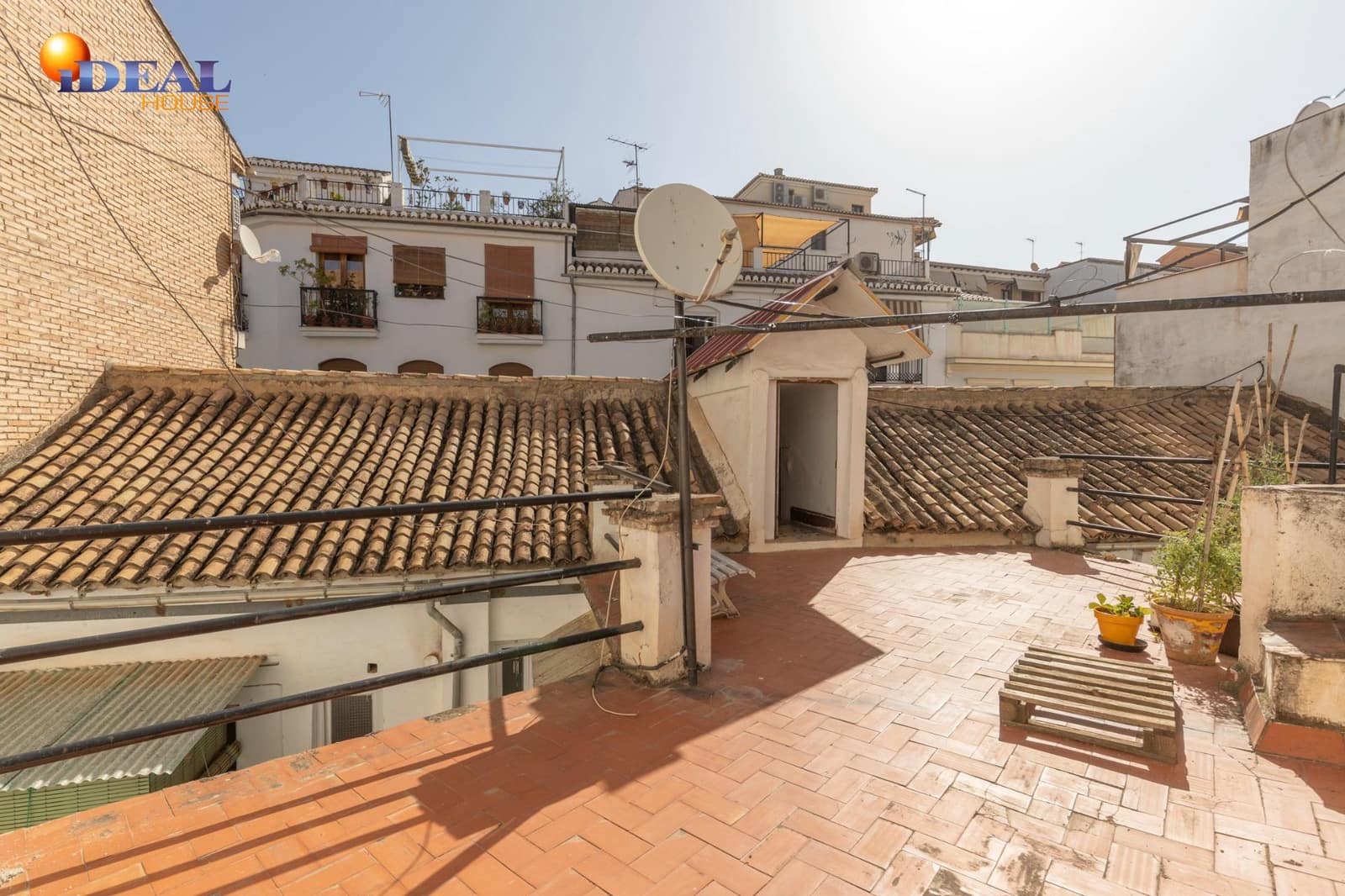 Hus til salgs i Granada by - € 950 000 (Ref: 9434143)