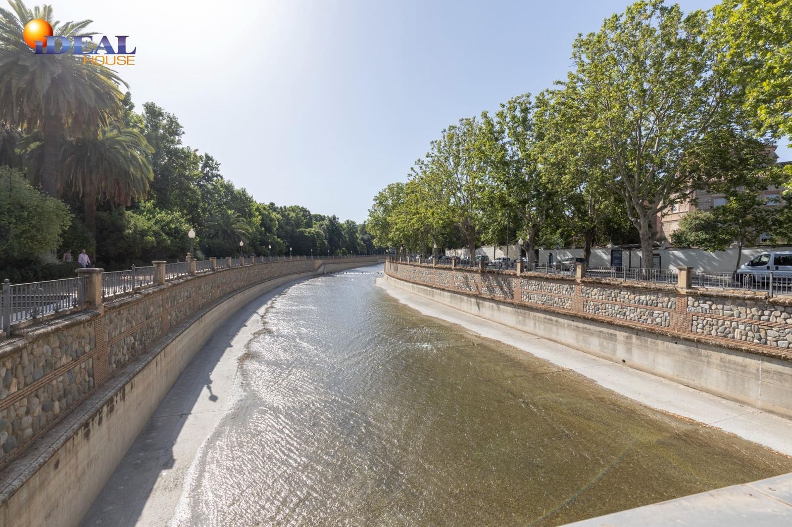 Hus til salgs i Granada by - € 950 000 (Ref: 9434143)