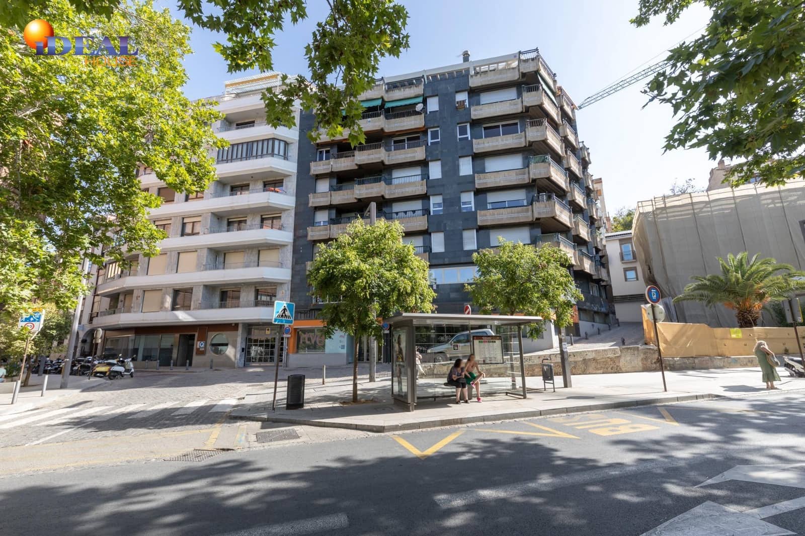 Hus til salgs i Granada by - € 950 000 (Ref: 9434143)