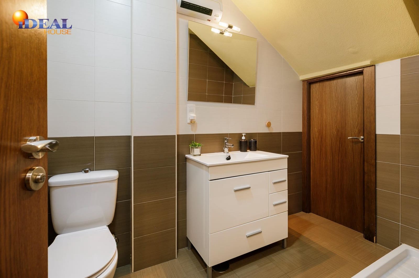 4 soverom Rekkehus til salgs i Santa Fe med garasje - € 284 900 (Ref: 9434144)