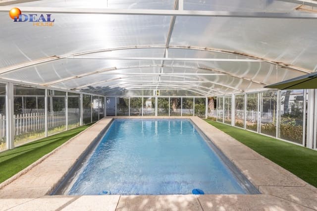 Chalet de 8 habitaciones en Atarfe en venta con piscina garaje - 740.000 € (Ref: 9434145)