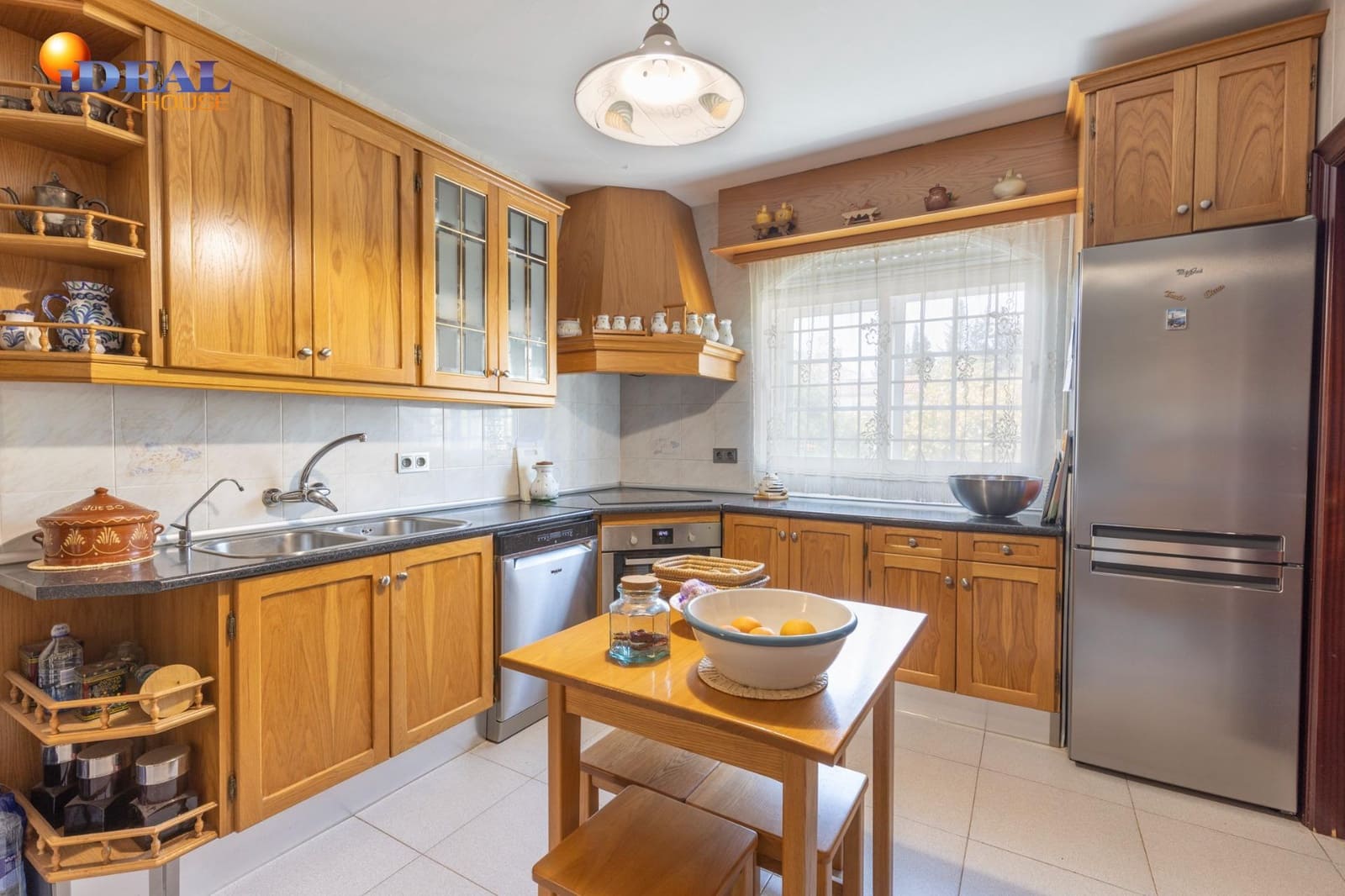 8 bedroom Villa for sale in Atarfe with pool garage - € 740,000 (Ref: 9434145)