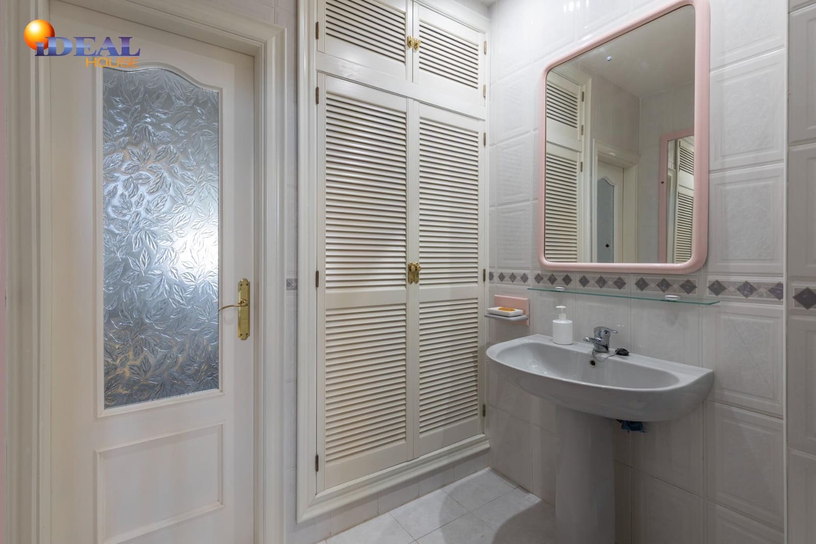 8 bedroom Villa for sale in Atarfe with pool garage - € 740,000 (Ref: 9434145)