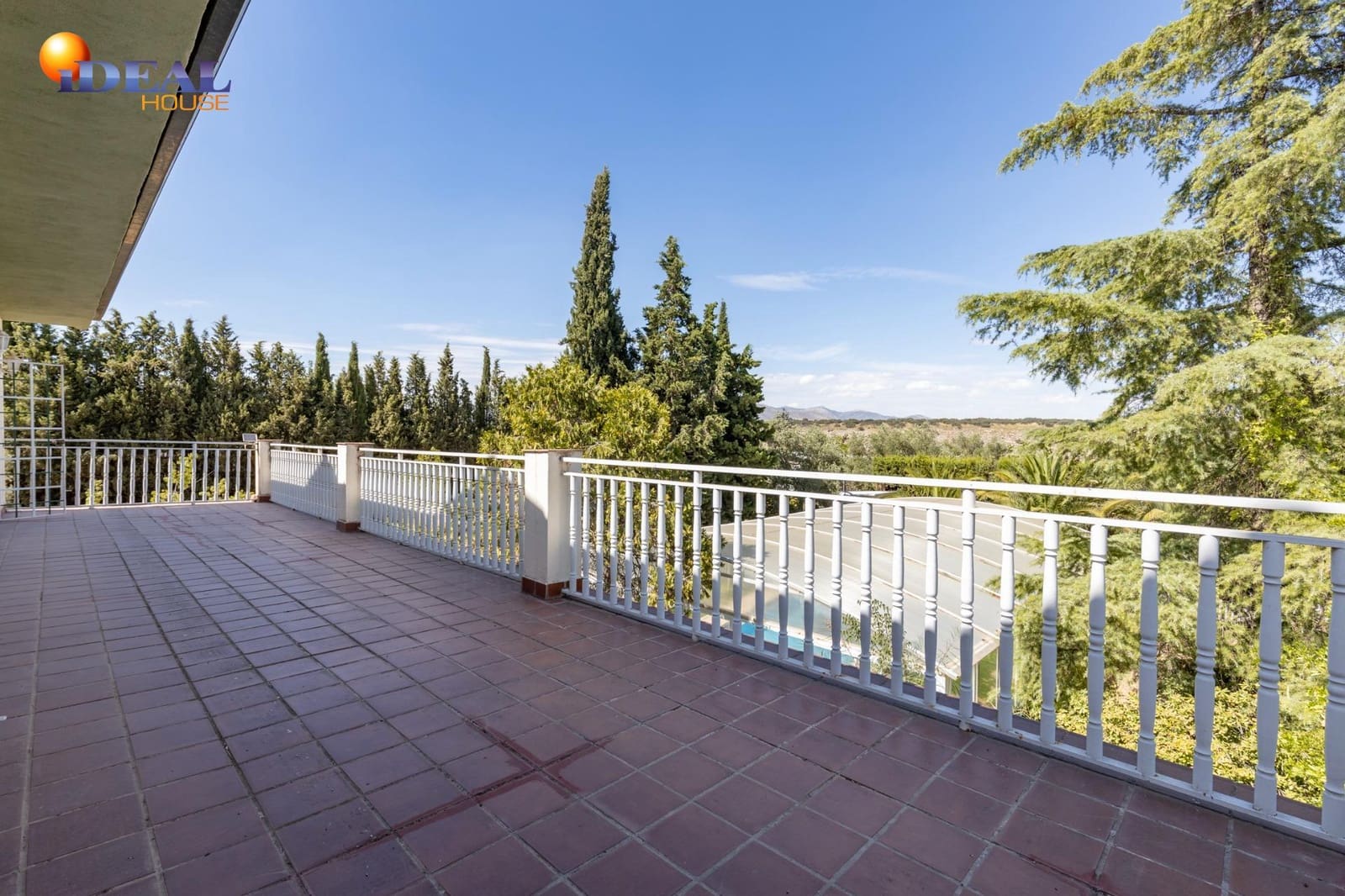 8 bedroom Villa for sale in Atarfe with pool garage - € 740,000 (Ref: 9434145)