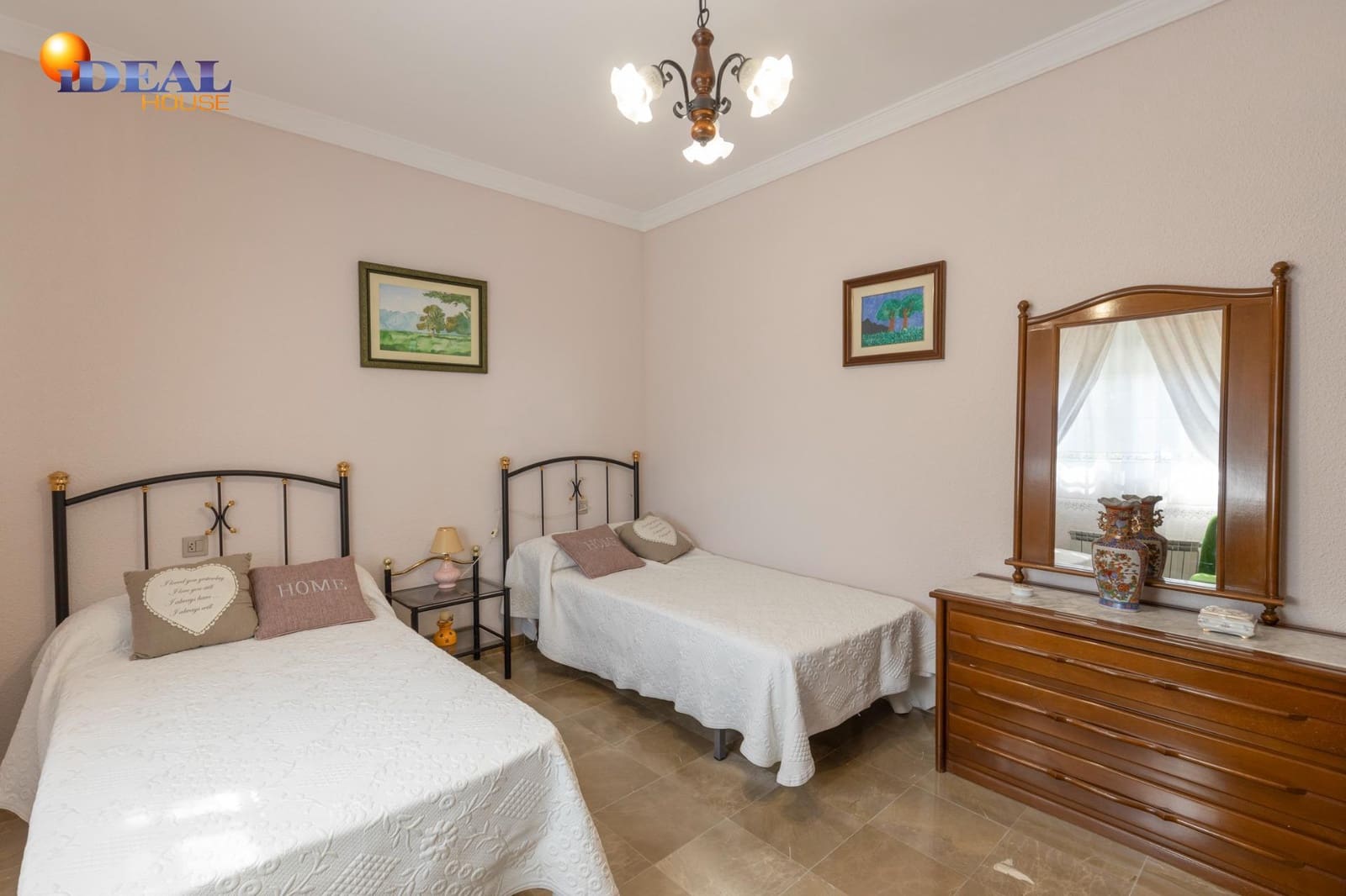 8 bedroom Villa for sale in Atarfe with pool garage - € 740,000 (Ref: 9434145)