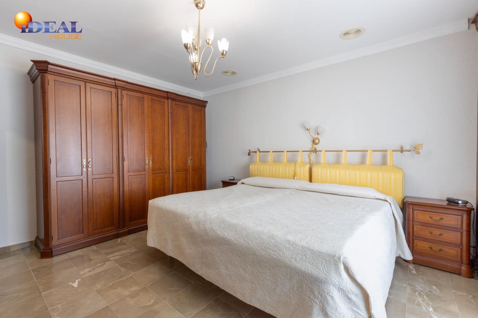 8 bedroom Villa for sale in Atarfe with pool garage - € 740,000 (Ref: 9434145)