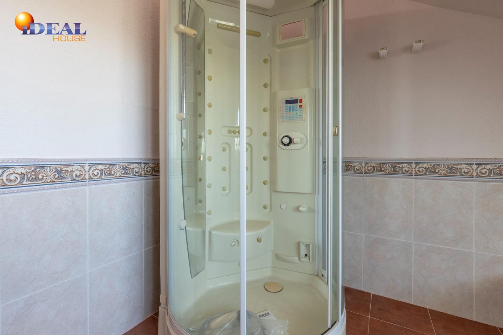 8 bedroom Villa for sale in Atarfe with pool garage - € 740,000 (Ref: 9434145)