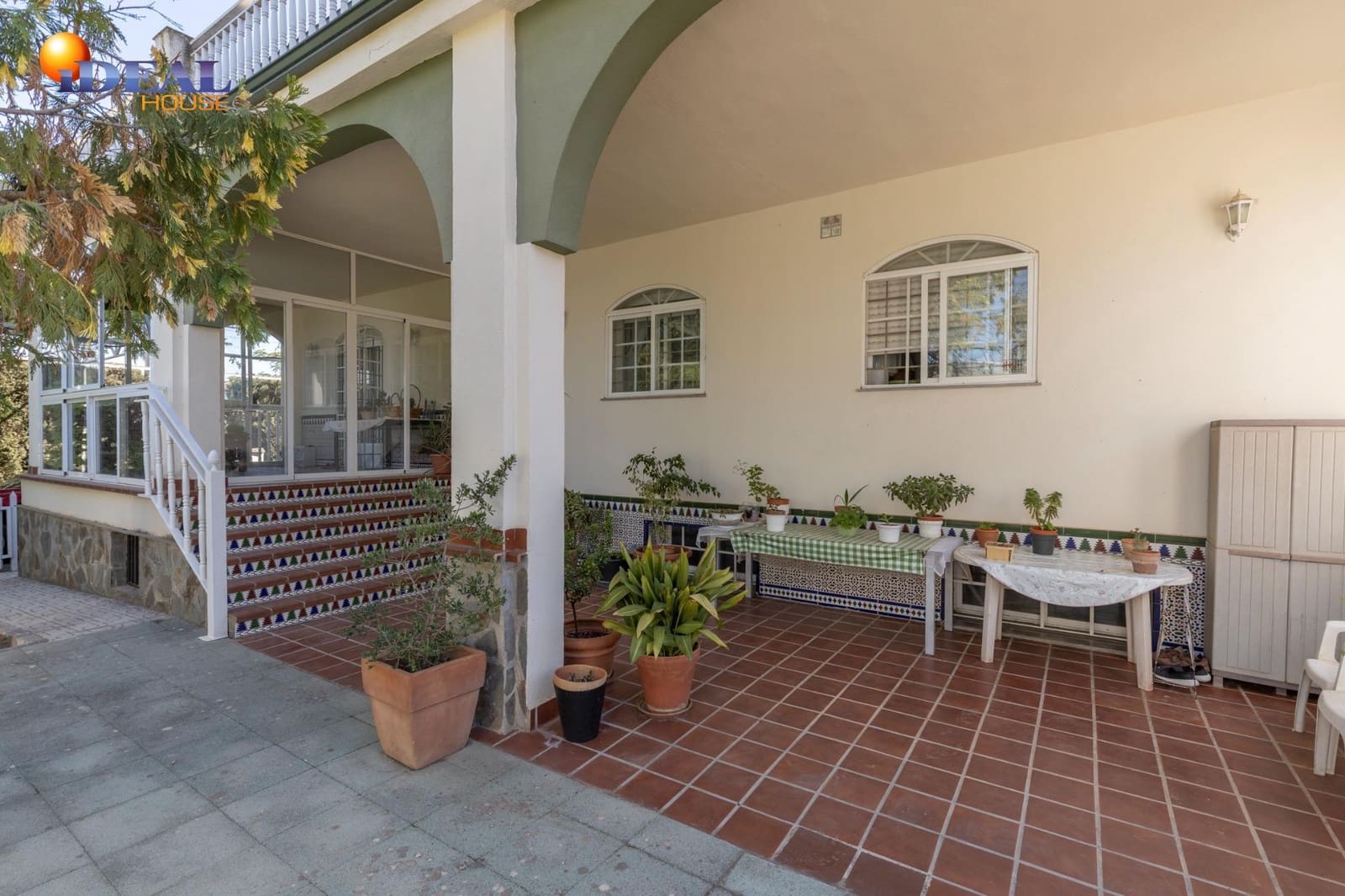 8 bedroom Villa for sale in Atarfe with pool garage - € 740,000 (Ref: 9434145)