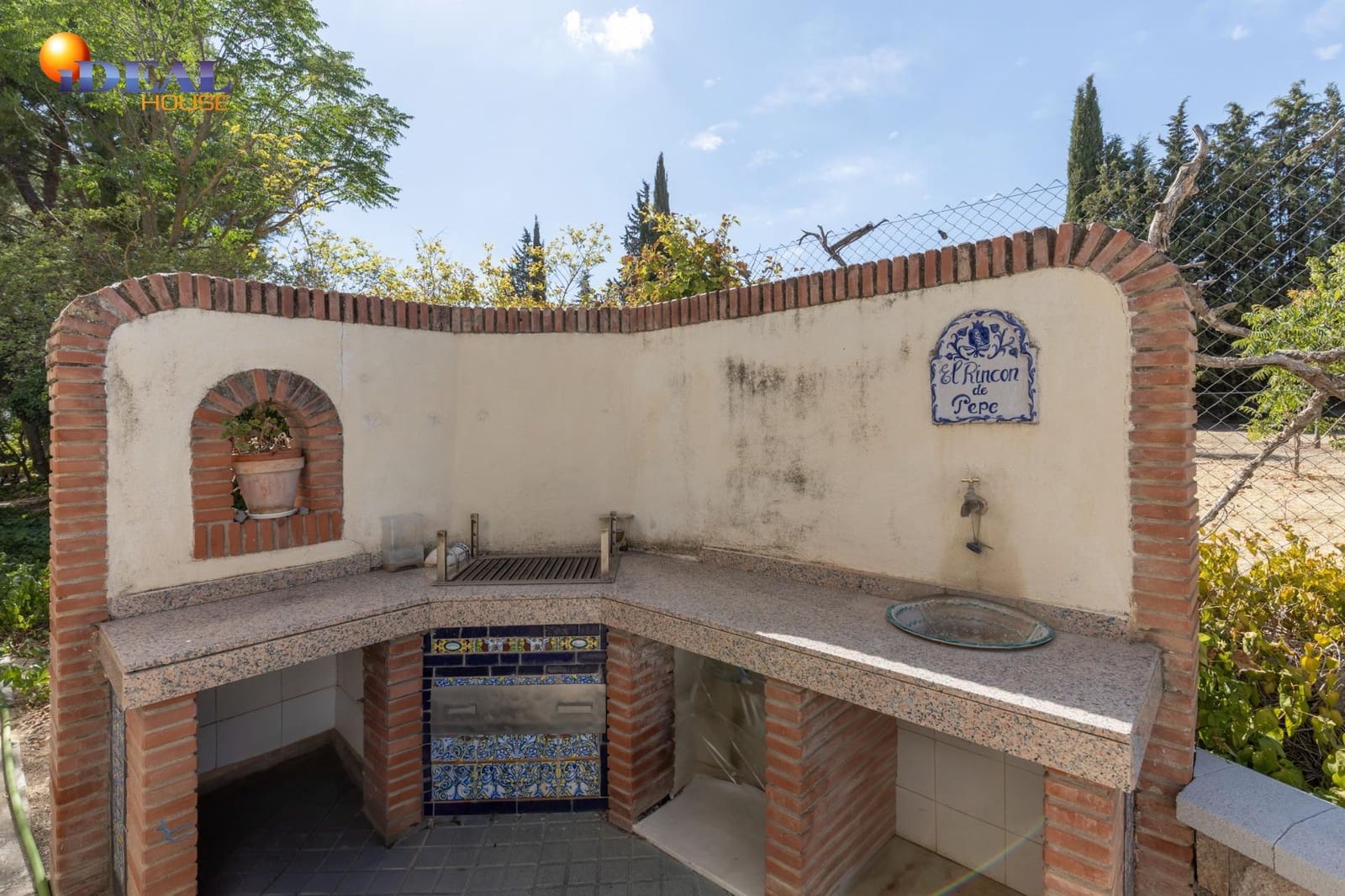 8 bedroom Villa for sale in Atarfe with pool garage - € 740,000 (Ref: 9434145)