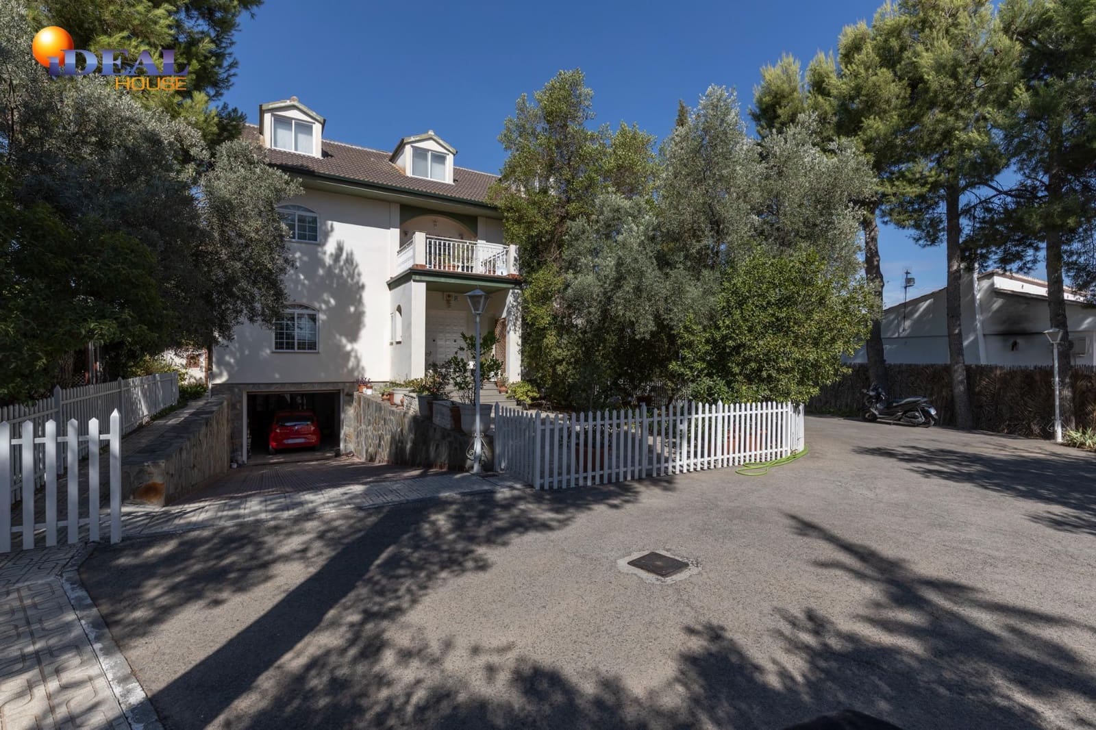 8 bedroom Villa for sale in Atarfe with pool garage - € 740,000 (Ref: 9434145)