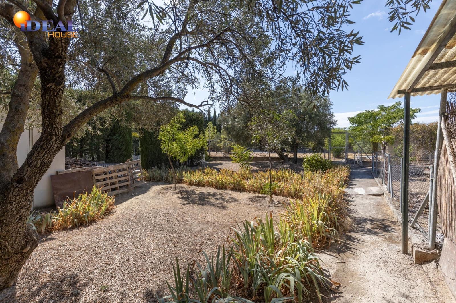 8 bedroom Villa for sale in Atarfe with pool garage - € 740,000 (Ref: 9434145)