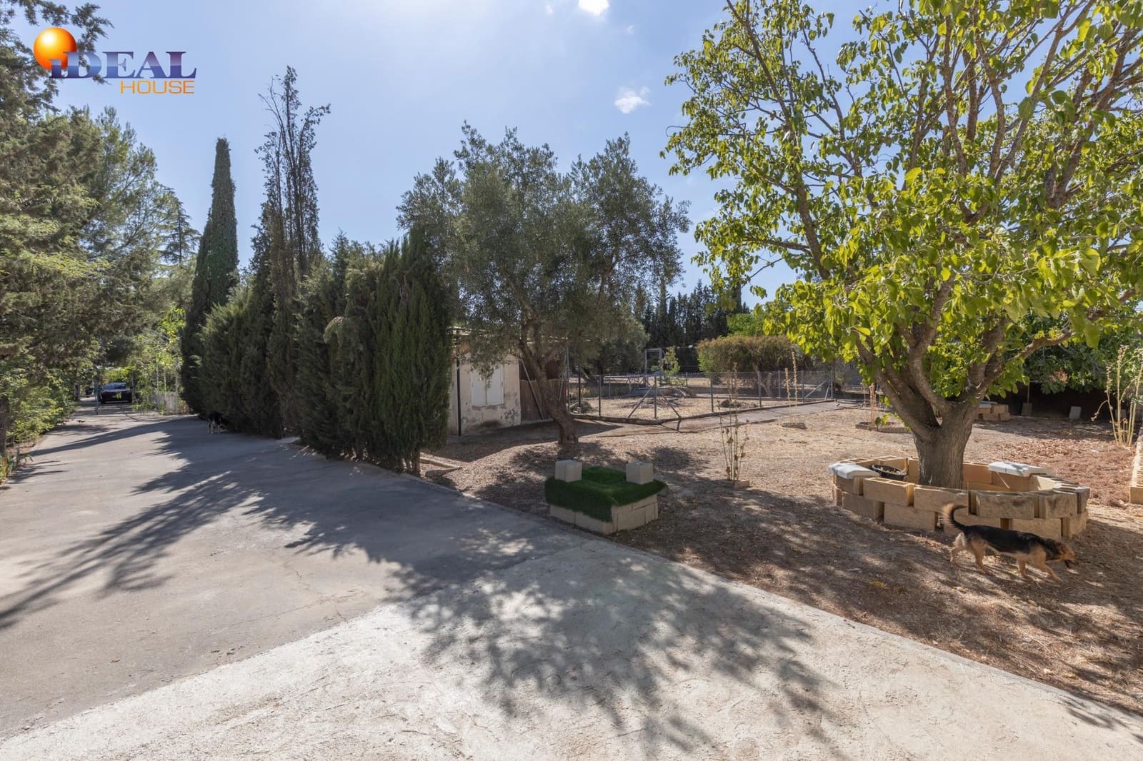 8 bedroom Villa for sale in Atarfe with pool garage - € 740,000 (Ref: 9434145)