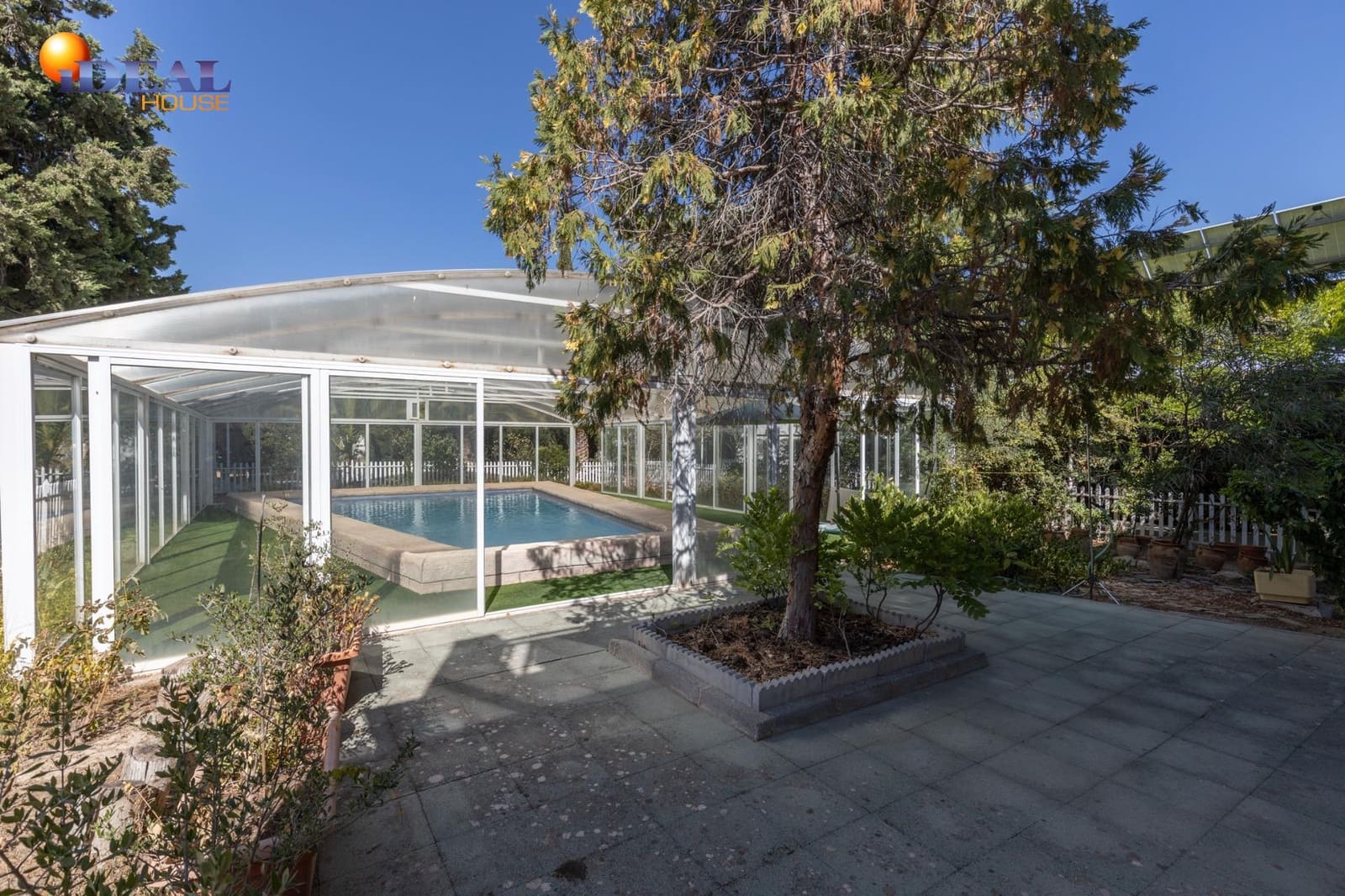 8 bedroom Villa for sale in Atarfe with pool garage - € 740,000 (Ref: 9434145)