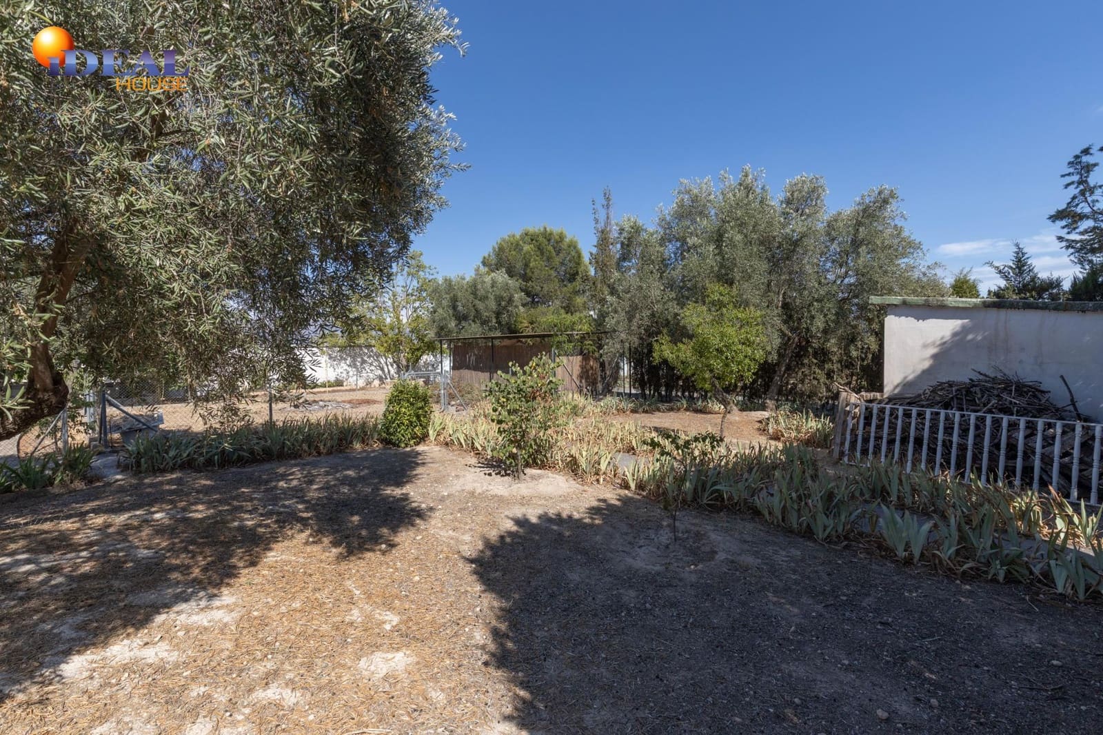 8 bedroom Villa for sale in Atarfe with pool garage - € 740,000 (Ref: 9434145)