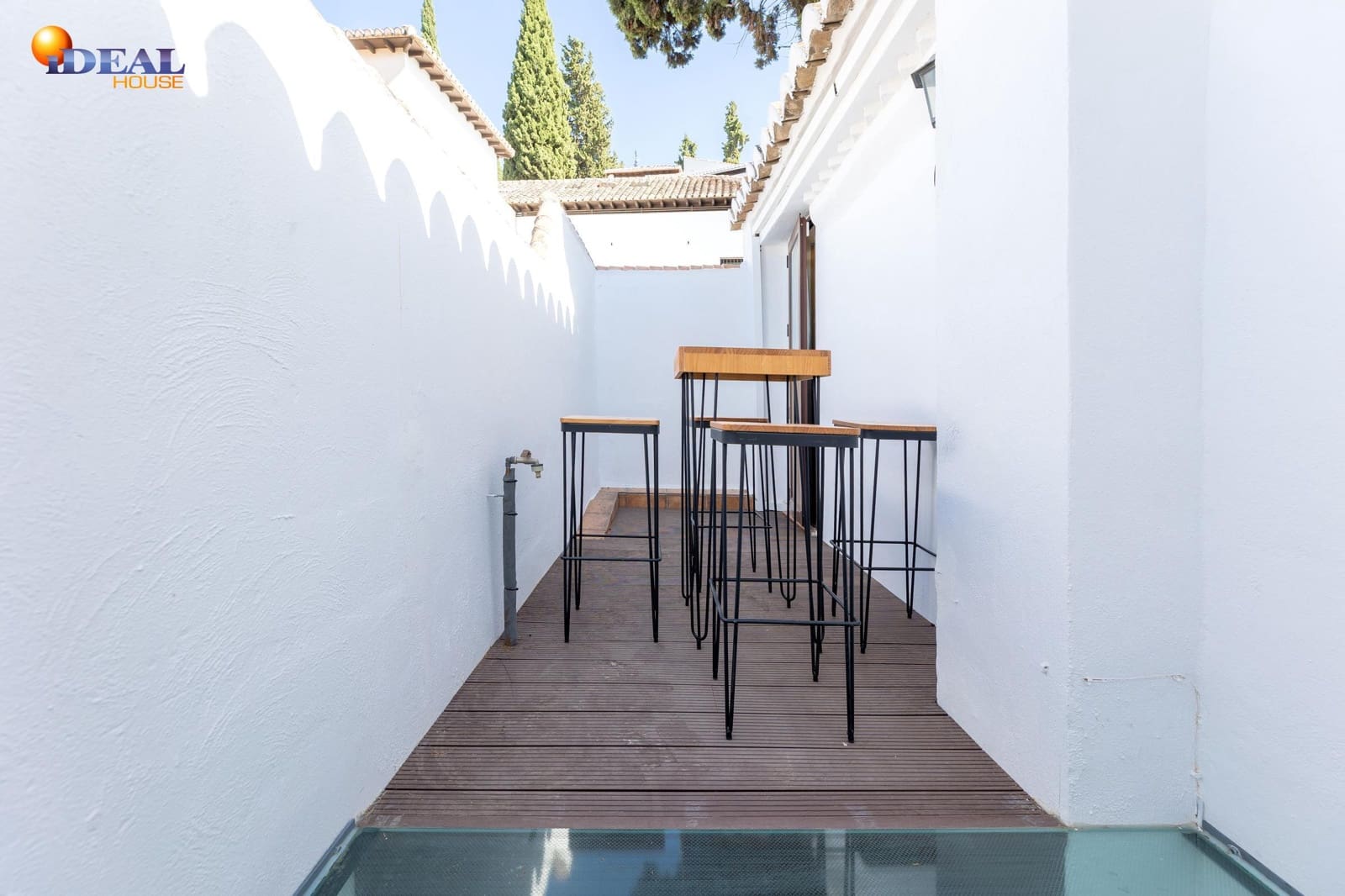 2 slaapkamer Rijtjeshuis te koop in Granada stad - € 288.000 (Ref: 9434146)