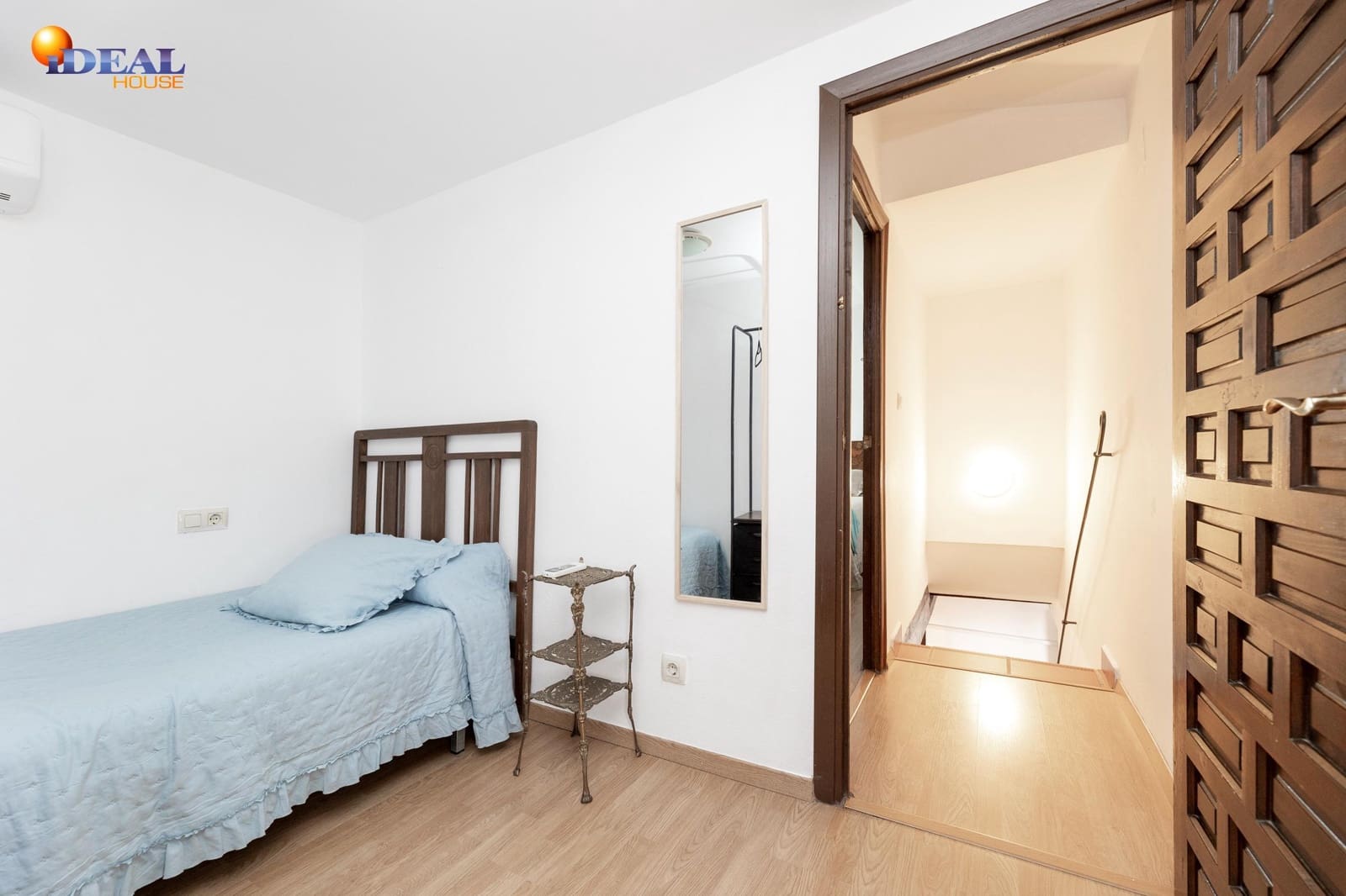 2 slaapkamer Rijtjeshuis te koop in Granada stad - € 288.000 (Ref: 9434146)