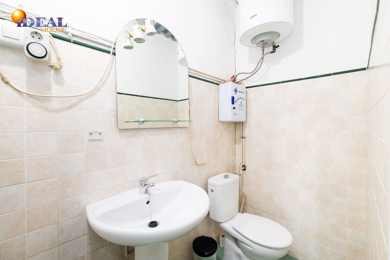 3 bedroom Finca/Country House for sale in Cogollos Vega - € 205,000 (Ref: 9434147)