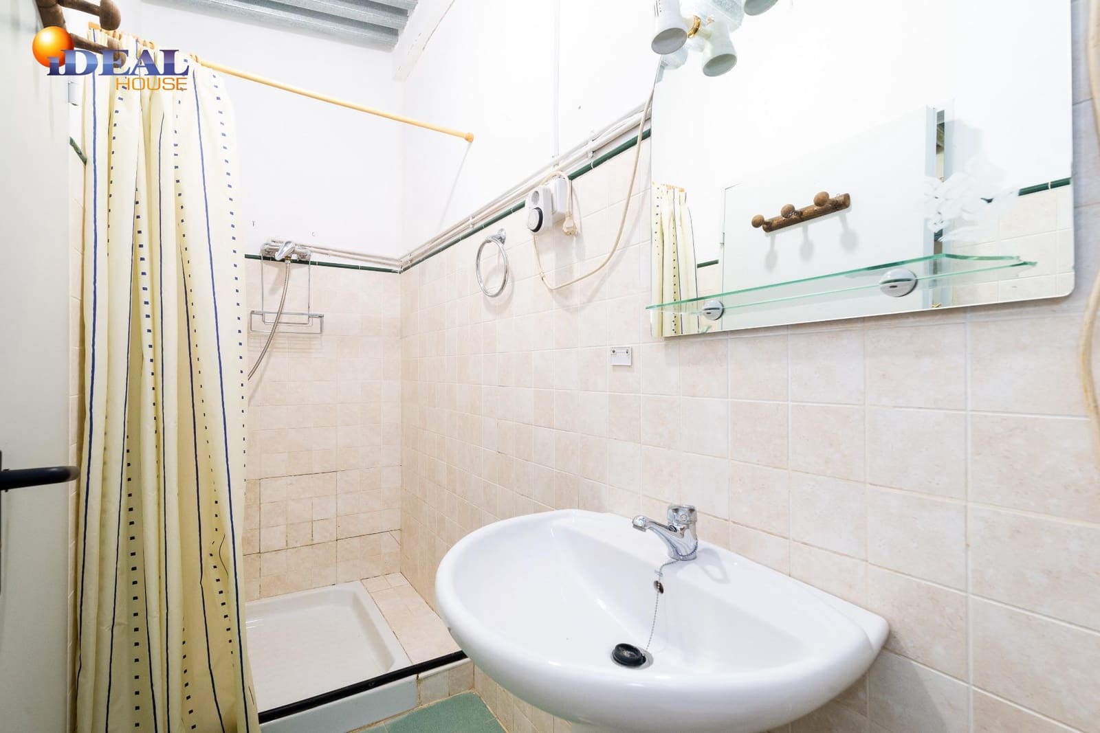 3 bedroom Finca/Country House for sale in Cogollos Vega - € 205,000 (Ref: 9434147)