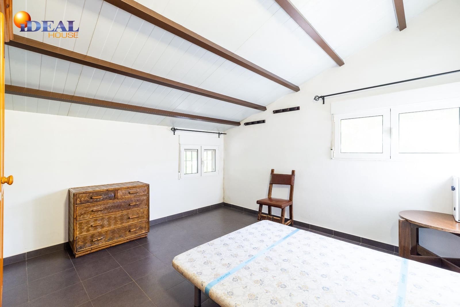 3 bedroom Finca/Country House for sale in Cogollos Vega - € 205,000 (Ref: 9434147)