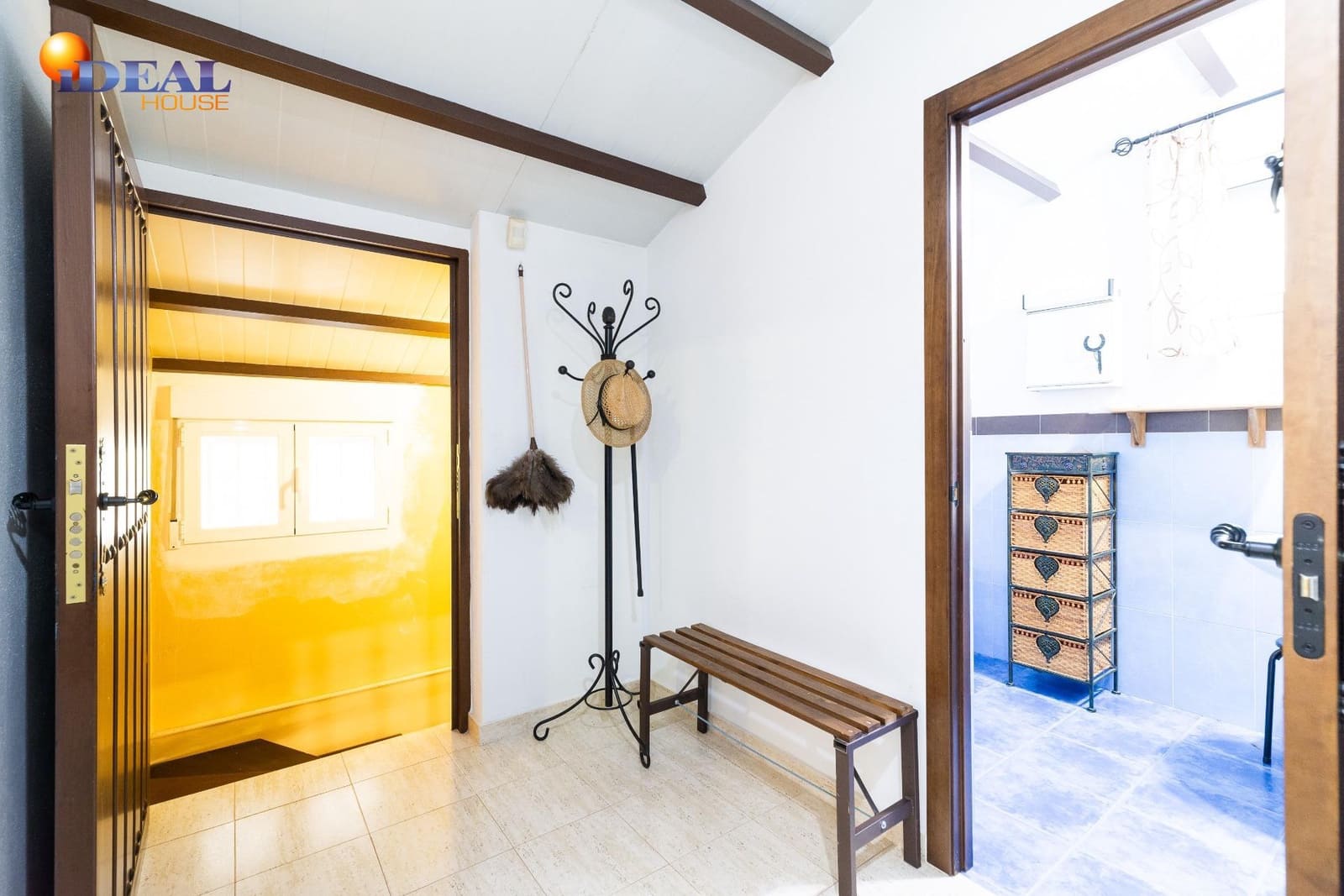 3 bedroom Finca/Country House for sale in Cogollos Vega - € 205,000 (Ref: 9434147)