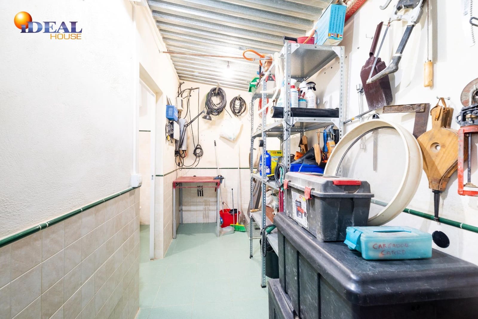 3 bedroom Finca/Country House for sale in Cogollos Vega - € 205,000 (Ref: 9434147)